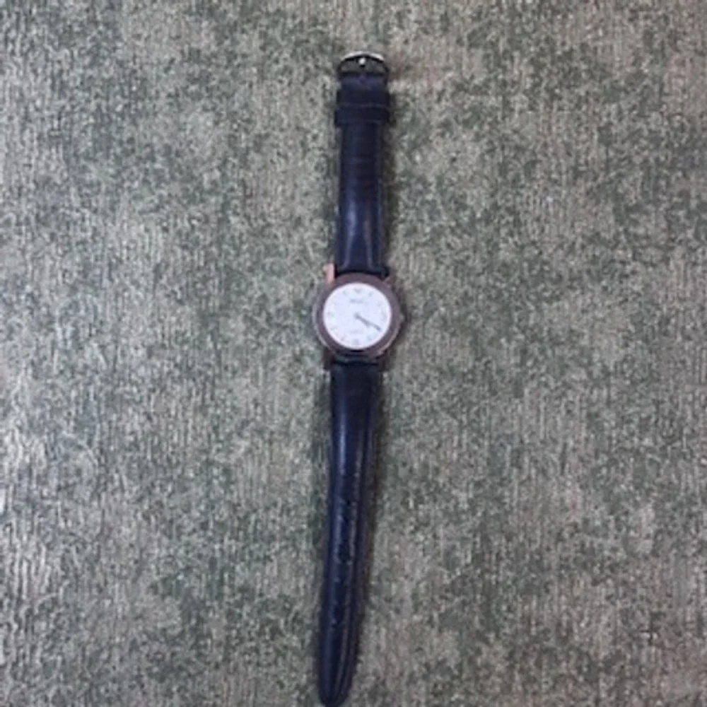 Casual Corner Women's White Dial Quartz Watch Black Leather Band Japan‎ Movement